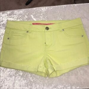 Tinseltown Fringed neon green/yellow shorts